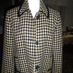 NWOT Lined jacket/coat with pockets  sz L